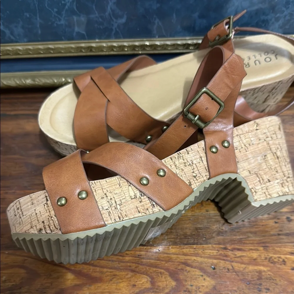 Journee Collection Tan Sandals Modern Minimalist Design - Picture 4 of 7